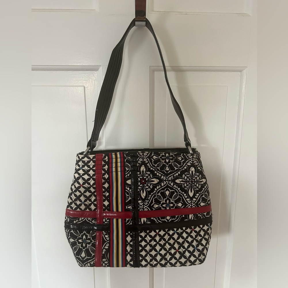 VERA BRADLEY BARCELONA PATTERNED HANDBAG (RETIRED PATTERN)